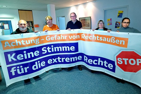 Ismail Taş (v. l.), Annelie Buntenbach, Klaus Rees, Heike Frohloff und Sarab Aclan rufen mit der Demonstration am 7. Februar gegen Hass und Hetze auf. - © Barbara Franke