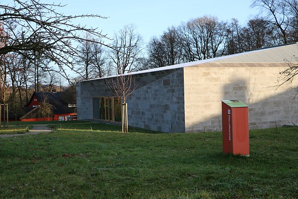 Das Böckstiegel-Museum in Werther im Kreis Gütersloh ist auch an heißen Tagen eine Reise wert. - © Anja Hustert