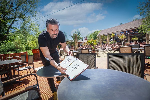 Die Finca Café & Bar Celona hat einen Spielbereich im Außenbereich auf dem sich die Kinder austoben können. - © jonek.fotografie.de
