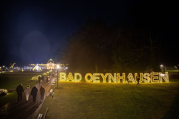 Der beleuchtete Schriftzug ist das beliebteste Fotomotiv. - © Lino Mirgeler