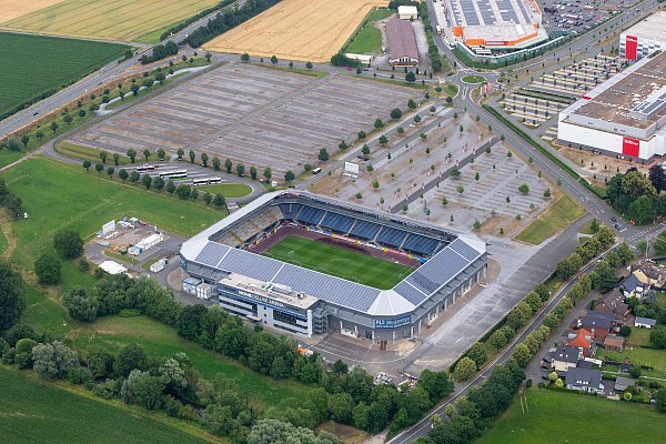 An der Paderborner Home-Deluxe-Arena gibt es eine riesige Abstellfläche für Fahrräder mit Platz für rund 2.000 Räder. - © Niklas Tüns