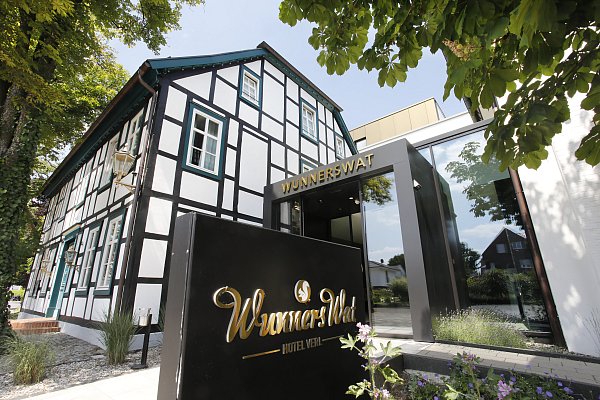 Das Hotel "WunnersWat" in Verl bietet auch für externe Gäste einen Wellnessbereich mit Saunas und Dampfbad. - © Roland Thöring