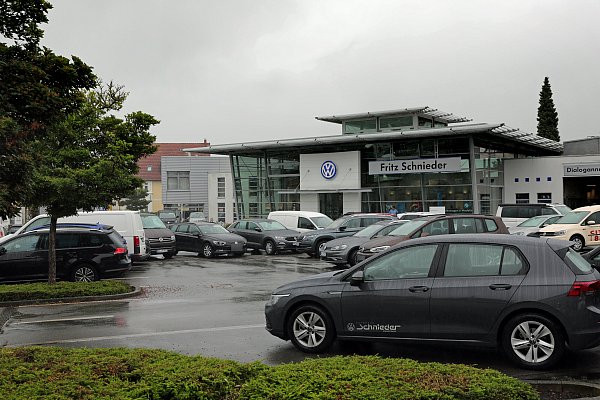 Das VW-Autohaus Schnieder an der Engerstraße. Der erste Standort des Unternehmens. - © Frank-Michael Kiel-Steinkamp