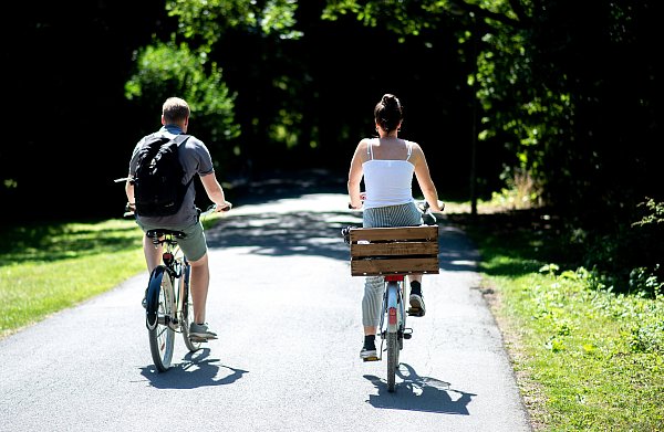 Für das Radwegenetz wünschen die Umfrageteilnehmer sich einen weiteren Ausbau. - © Hauke-Christian Dittrich/picture alliance/dpa