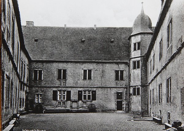 Der Museumszugang befand sich vor 100 Jahren rechts im Westflügelkeller. - © Repro Büttner
