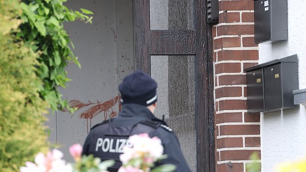 Im Prozess vor dem Bielefelder Landgericht wird die Brutalität deutlich, mit der der 37-Jährige sein Zufallsopfer tötete. - © Claus Frickemeier