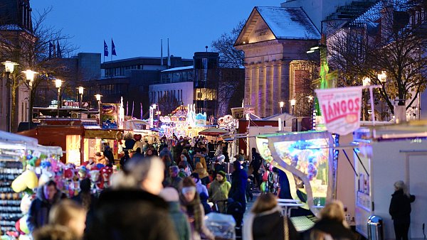 Bei der Andreasmesse sind die Buden und Stände im Rosental immer gut besucht. - © Archivfoto: Sven Koch