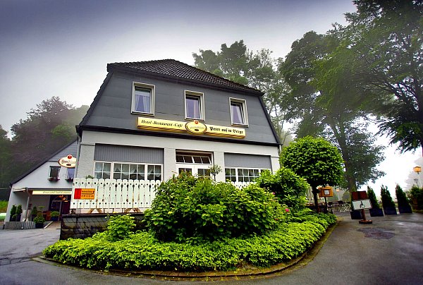 Das Waldhotel Peter auf'm Berge zählt zu den bekannten Bielefelder Ausflugslokalen. - © Sarah Jonek