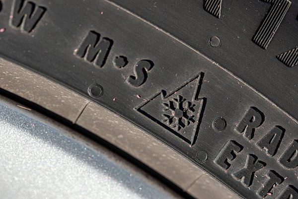 Auf dieses Schneeflockensymbol muss beim Kauf von Winterreifen geachtet werden. - © Felix Brenneke