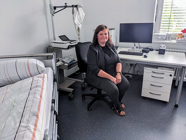 Pflegedienstleiterin Nina Möller im Aufnahmezimmer des RGZ. - © Burkhard Battran