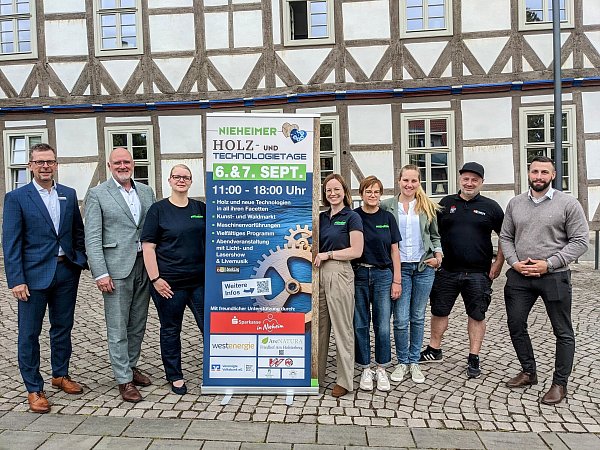 Stadt und Sponsoren laden zu den Nieheimer Holz- und Technologietagen am 6. und 7. September ein. - © burkhard battran