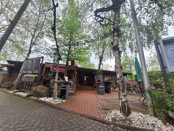 Das markante Blockhaus in der Bünder Innenstadt ist aktuell geschlossen. - © Peter Heidbrink