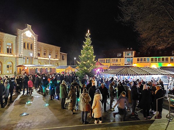 Bergstadt-Advent auf dem Rathausplatz. - © Karin Prignitz