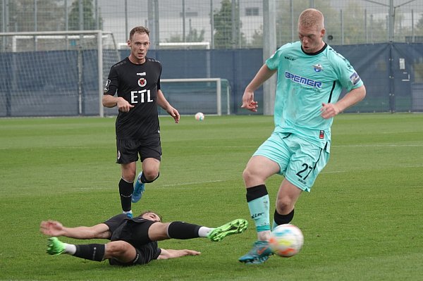 Am 11. September 2022 feierte Kai Klefisch (r.) mit dem SC Paderborn in einem nicht-öffentlichen Testspiel einen 4:1-Erfolg gegen seinen Ex-Klub Viktoria Köln. - © SC Paderborn 07/Kim Liebeck