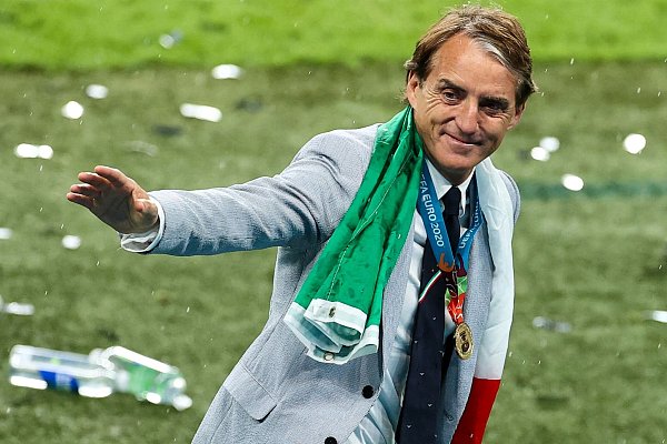 Formte Italien zu Europas Champion: Trainer Roberto Mancini. - © Christian Charisius/dpa