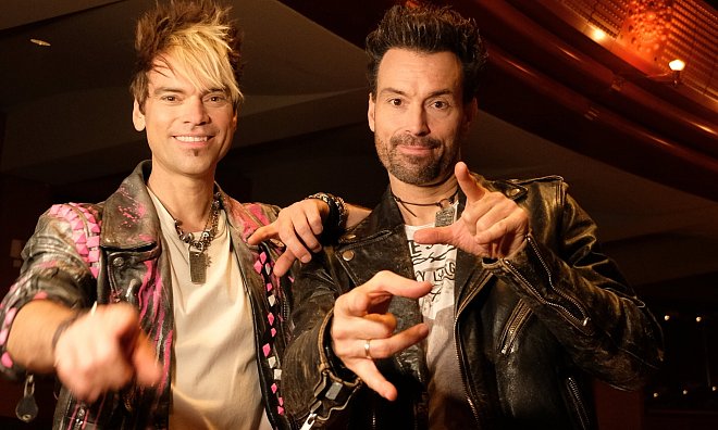 Die Ehrlich Brothers nach ihrer Show im New Jersey Performing Arts Center in Newark/USA. Noch bis zum 18. Oktober sind Andreas und Chris Ehrlich in Amerika unterwegs. Viele der Shows sind bereits ausverkauft. - Philipp Kaufmann