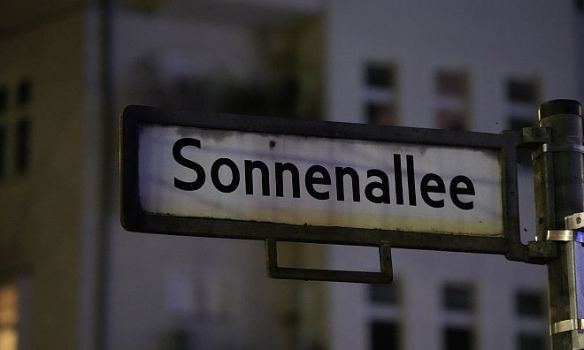 Im Zusammenhang mit der Festnahme eines Mannes, der einen Anschlag geplant haben soll, gab es in der Berliner Sonnenallee eine Durchsuchung. - Manuel Genolet/dpa