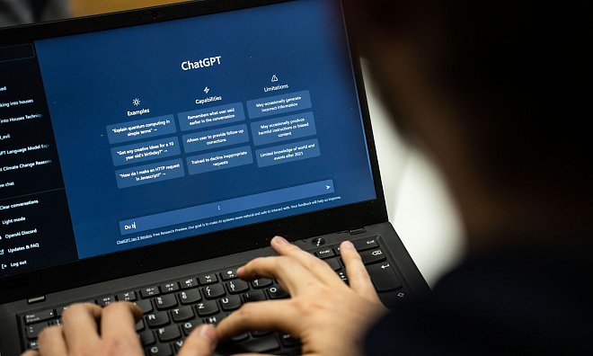 Auch das KI-Angebot von ChatGPT ist nicht erreichbar. - Frank Rumpenhorst/dpa