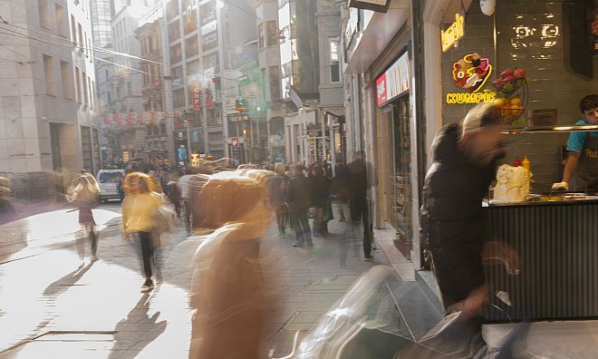 Ermittler vermuteten bisher eine Lebensmittelvergiftung, etwa durch Streetfood. - Ahmed Deeb/dpa