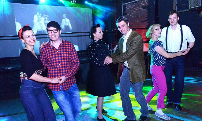 Dynamisch: Das Forum ist bekannt für sein abwechslungsreiches Partyangebot, dazu zählen unter anderem die regelmäßigen Swing-Partys, die nicht nur Platz zum schwungvollen Paartanz bieten, sondern auch einen Hauch der Vergangenheit versprühen. - Foto: Barbara Franke