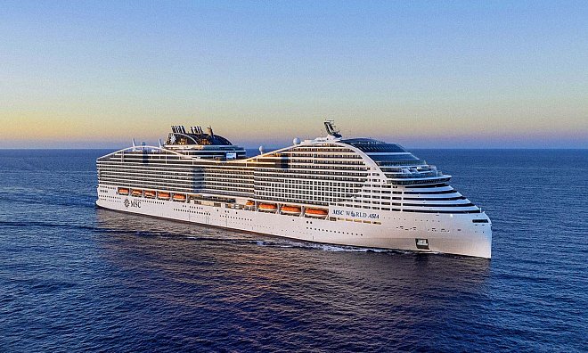 Kapazitätswunder: Die 333 Meter lange «MSC World Asia» bietet Platz für bis zu 6.758 Passagiere. - MSC Cruises/dpa-tmn