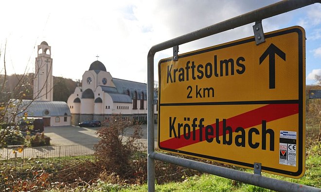 Nach der Sichtung eines silbernen Autos hofft die Polizei nun auf Zeugenhinweise. (Archivbild) - Christian Lademann/dpa