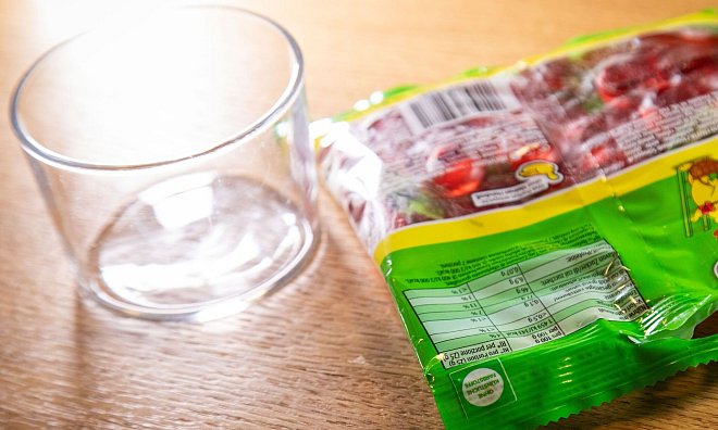 Süße Nascherei: Lässt sich eine Fruchtgummitüte mit einem Hack einfach öffnen und wieder verschließen? - Christin Klose/dpa-tmn