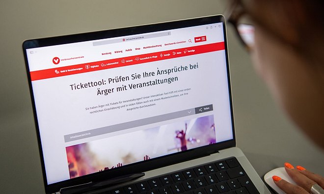 Ärger mit Veranstaltungstickets? Das Tickettool der Verbraucherzentrale prüft Ansprüche und erstellt Schreiben. - Nico Tapia/dpa-tmn