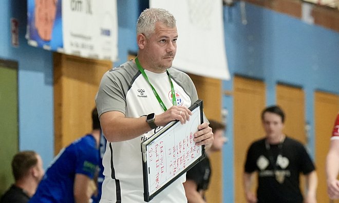 Trainer Arjan Haenen hat mit dem Oberliga-Team der TSG Altenhagen-Heepen bisher 8:0 Punkte eingefahren. Und 10:2 mit dem aus der 3. Liga. - Peter Unger