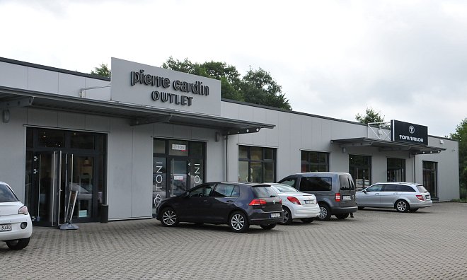 Tom Tailor hat das Outlet im Kreis Gütersloh bereits vergangenes Jahr verlassen. Auch Pierre Cardin ist inzwischen ausgezogen. - Frank Jasper