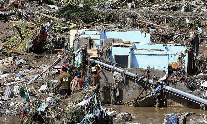 «Kalmaegi» hatte mit Starkregen und heftigem Wind gewütet. - Jacqueline Hernandez/AP/dpa