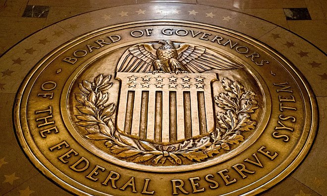 Wird die US-Notenbank Fed erstmals seit Monaten den Leitzins senken? (Archivfoto) - Andrew Harnik/AP/dpa