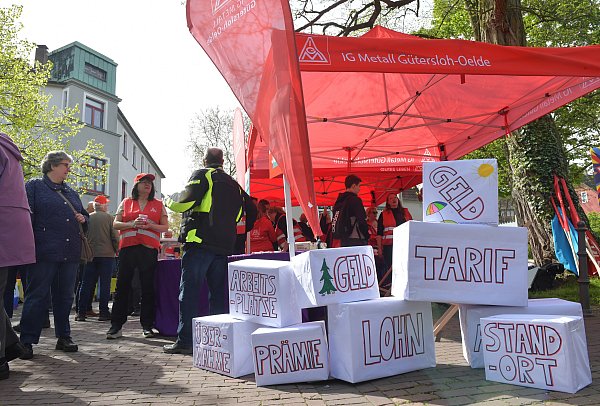 Die traditionelle Kundgebung des DGB auf dem Dreiecksplatz darf am Tag der Arbeit nicht fehlen. - © sport/presse/foto Dünhölter