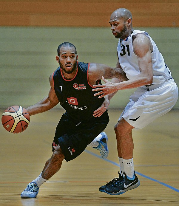 Der Mann für die Position 1: Chase Adams soll das Spiel der Finke Baskets lenken. - © Marc Köppelmann