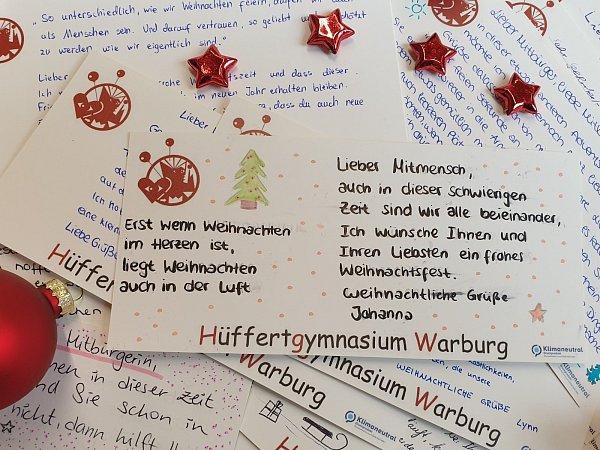 Grußkarten für Warburger Senioren aus der Schule. - © Hüffertgymnasium