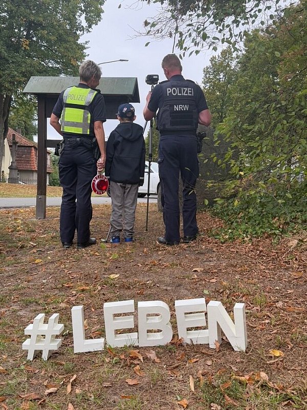 Geschwindigkeitskontrollen vor der Grundschule in Sande - © Paderborn