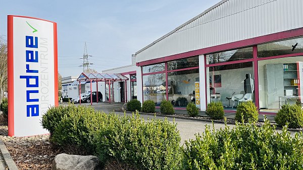 Das Bürozentrum Andree in Höxter im Gewerbegebiet in der Lüre fusioniert mit Römhild in Paderborn. Am Gebäude, hier ein Archiv-Bild, wird aktuell gebaut. - © Privat