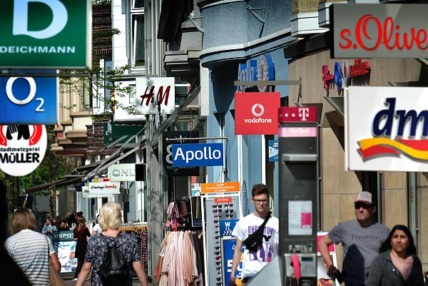Sonntagsshopping ind er Gütersloher Innenstadt. - © Andreas Frücht