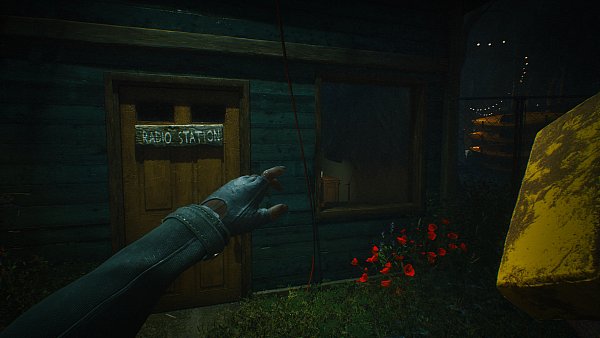 Es gibt sichere Plätze wie diese Radiostation, wo wir im wahrsten Sinne des Wortes durchatmen können und uns keine Monster auflauern. - © Saber Interactive