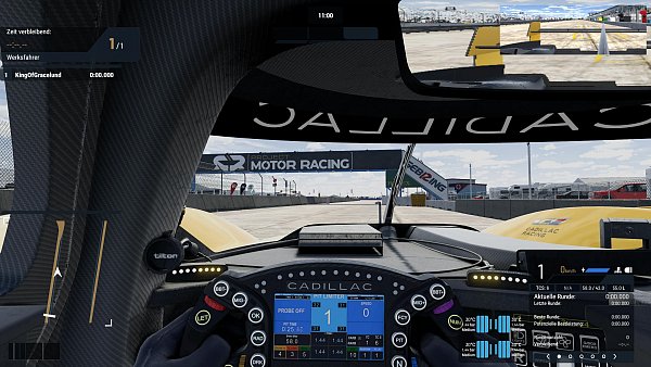 Wer immer schön in den Rückspiegel blickt, sieht dort seltsame Verzerrungen, wie hier gleich zweimal unseren Heckspoiler. Der Rückspiegel ist im Spiel oft eher ein Ärgernis. - © Straight4 Studios