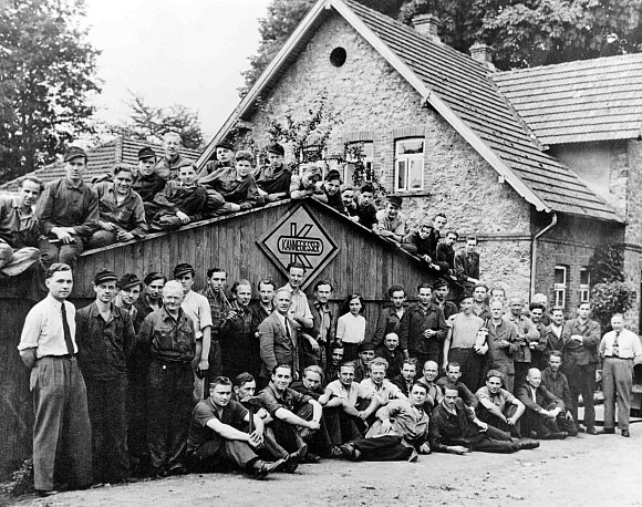 Ein Bild aus den Anfangszeiten von Kannegiesser in Vlotho. - © Herbert Kannegiesser GmbH