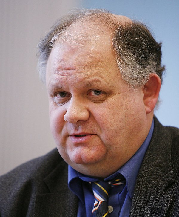 Amtsleiter: Karl-Heinz Voßhans unterstehen die neuen IT-Bereiche an Januar. Foto: Reimar Ott - © BIELEFELD