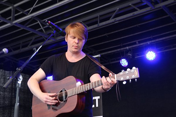 Opener: Singer-Songwriter Marcel Kriwitzky. - © Joe Cubick