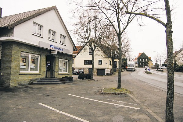 Verlust Nummer zwei: Auch die Filiale der Vereinigten Volksbank in Ossendorf wird geschlossen. - © Foto: Engelhardt