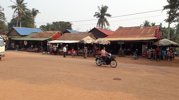 Besuch bei den Einheimischen: Ein beschauliches Dorf nördlich von Siem Reap. - © Susanne Reuter