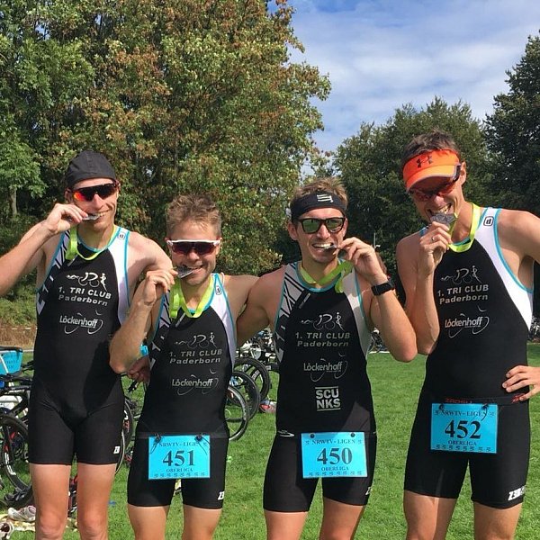 Das Beste kommt zum Schluss: Die zweite Mannschaft um (v. l.) Henning Austerschmidt, Frederik Jäger, Alex Gruttmann und Nils Kiene fuhr beim Saisonfinale das beste Tagesergebnis ein. - © Tri-Club