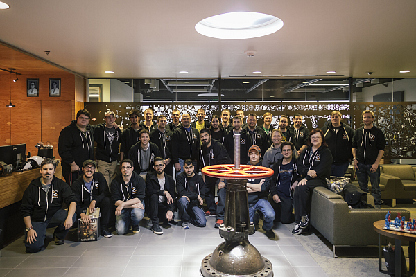 Das rund 30 Mitarbeiter starke, freischaffende Team des Crowbar Collective. - © Crowbar Collective