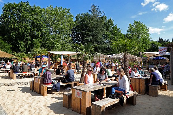 Der Aloha Beachclub bietet Strand-Atmosphäre - mitten in Herford. - © Frank-Michael Kiel-Steinkamp