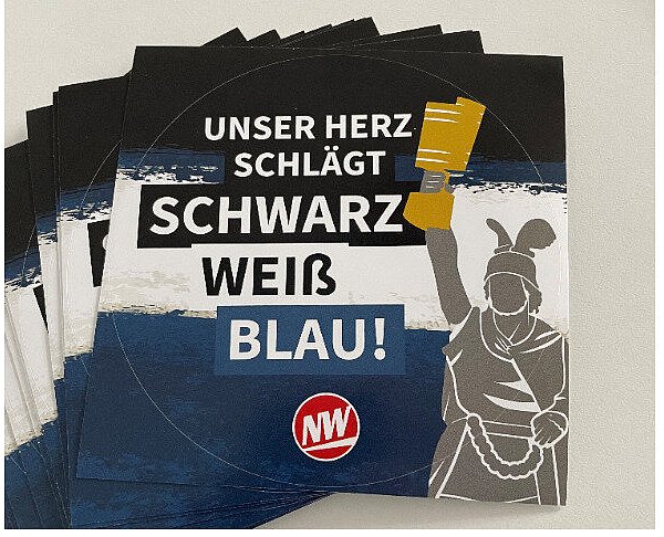 So sehen die kostenlosen Pokal-Aufkleber der „Neuen Westfälischen“ aus. - © Alen Cindric