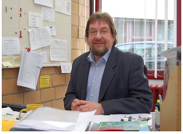 Joachim Klugmann kam im vergangenen Jahr an die Sekundarschule Pr. Oldendorf. - © FOTO: SPIEKER